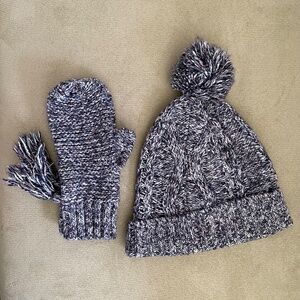 J Crew Woman's Knitted Beanie Hat & Mittens w/Fringe. Black/White. One Size